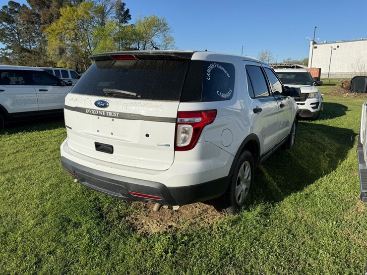 2014-ford-explorer-image-3