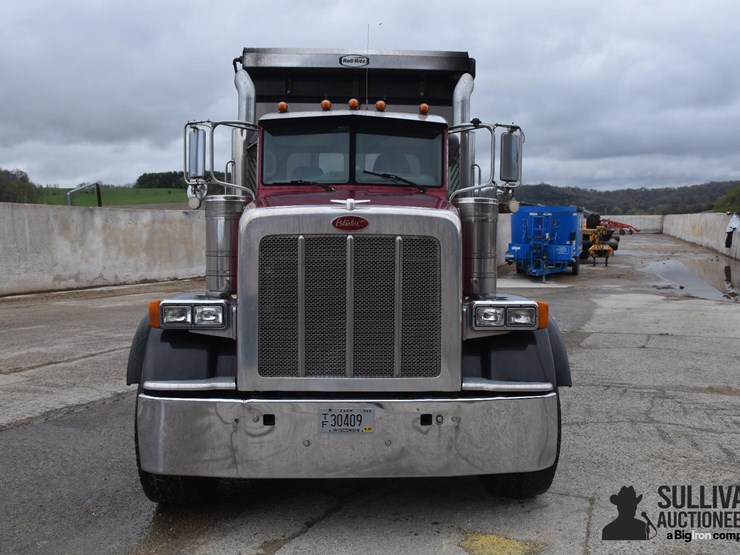 2011-peterbilt-367-image-2