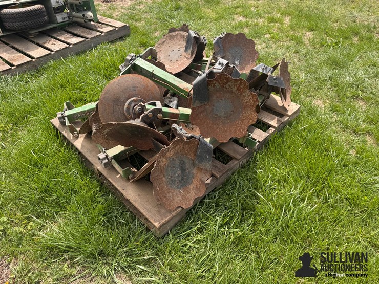 john-deere-12-image-11