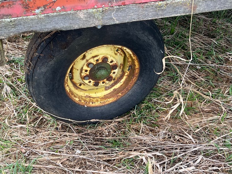 #9575-•-16'-hay-wagon-on-john-deere-running-gear-image-7