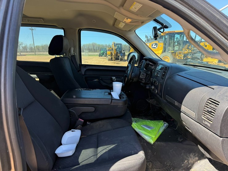 2013-chevrolet-1500-image-28