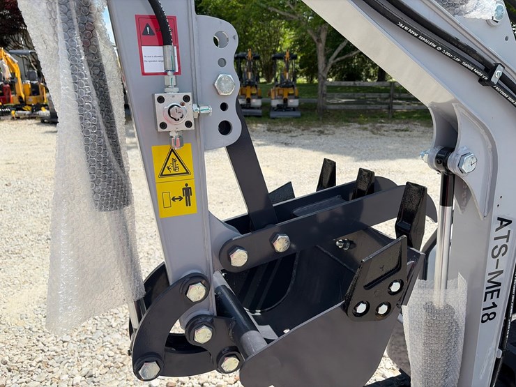 #162-•-unused-2026-ats-me18-mini-excavator-image-8