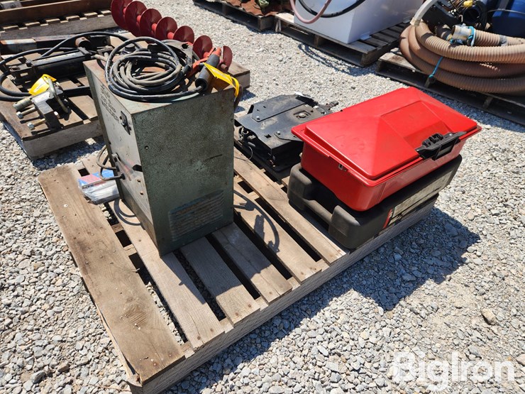 linde-230-amp-welder-image-9