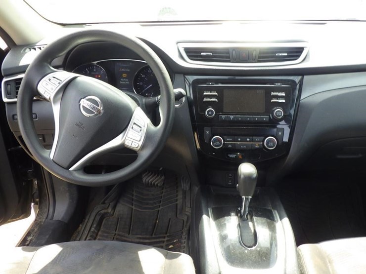 2016-nissan-rogue-image-9