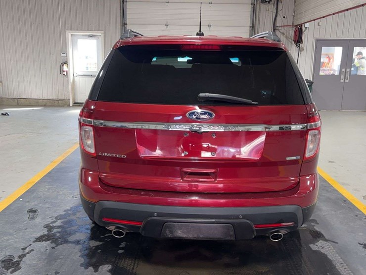 2015-ford-explorer-limited-image-4