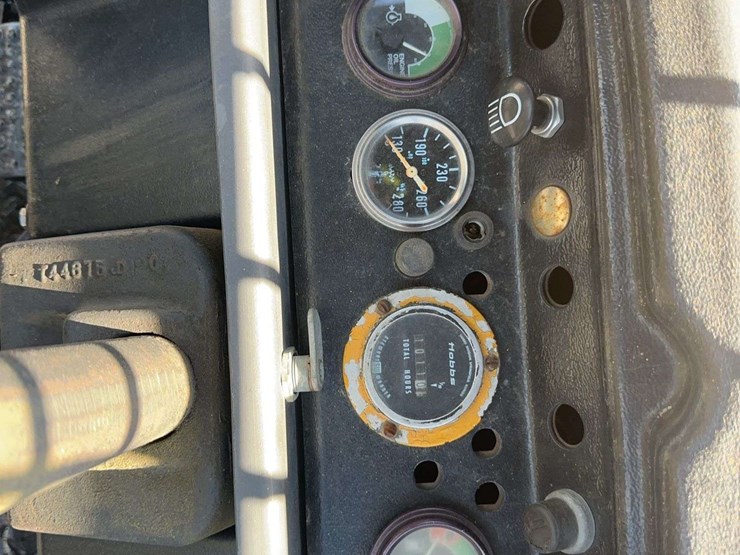 john-deere-440c-image-24