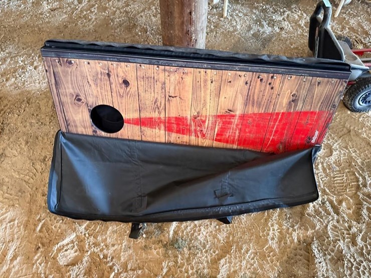 cornhole-game-image-3