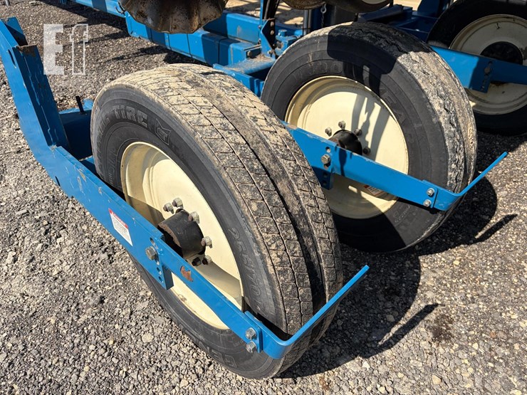 1999-kinze-2600-image-12