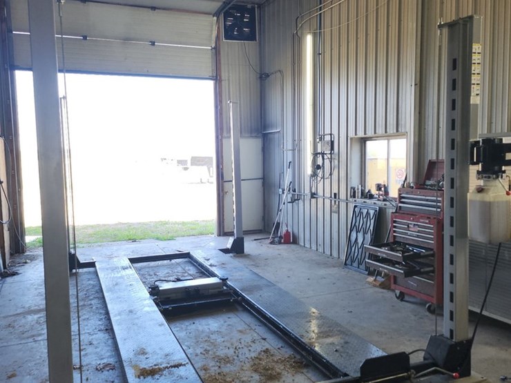 #4000-•-wildfire-9000lb-auto-lift-(mauston,-wi)-image-3