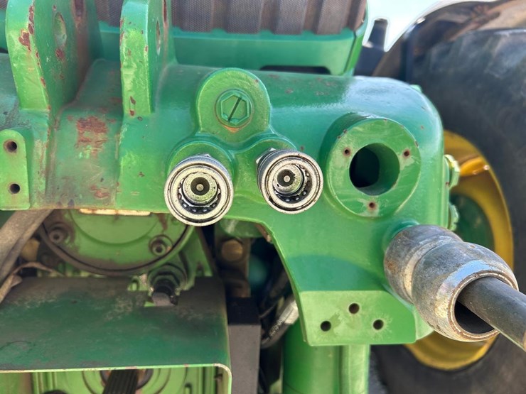 2018-john-deere-6215r-image-11