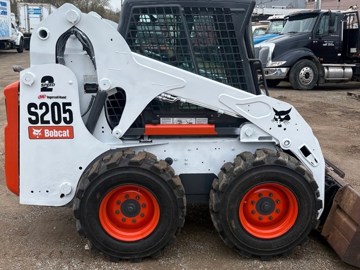 2009-bobcat-s205-image-4