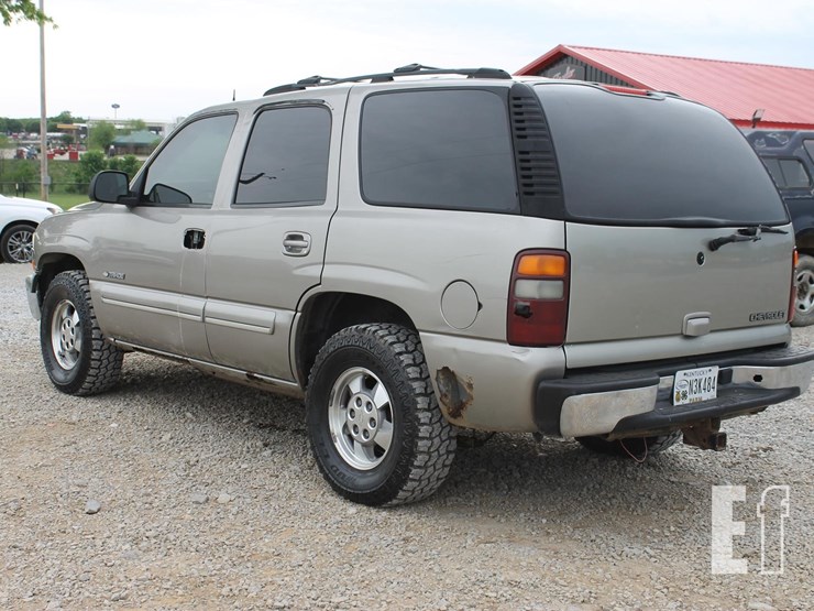2003-chevrolet-tahoe-image-3