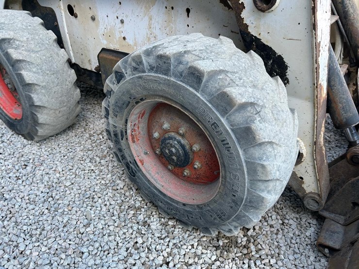 bobcat-s220-image-13
