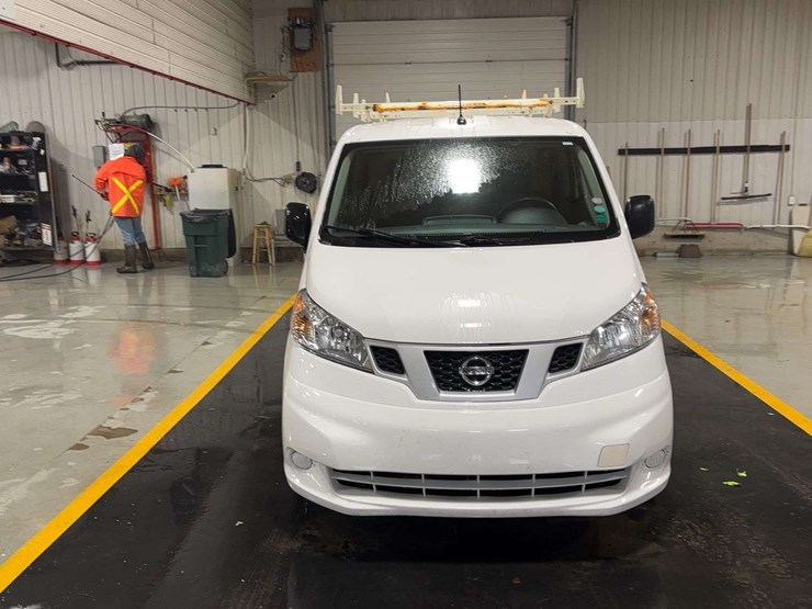 2020-nissan-nv200-image-8
