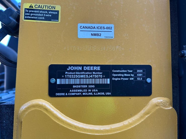 2025-deere-325g-image-28