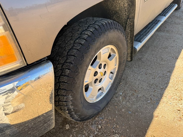 2013-chevrolet-1500-image-13