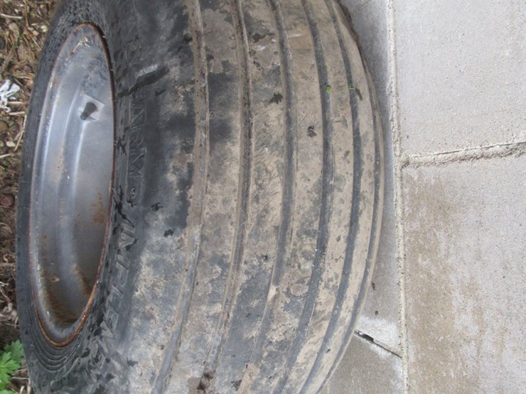 #9587-•-11l15-spare-tire-image-3