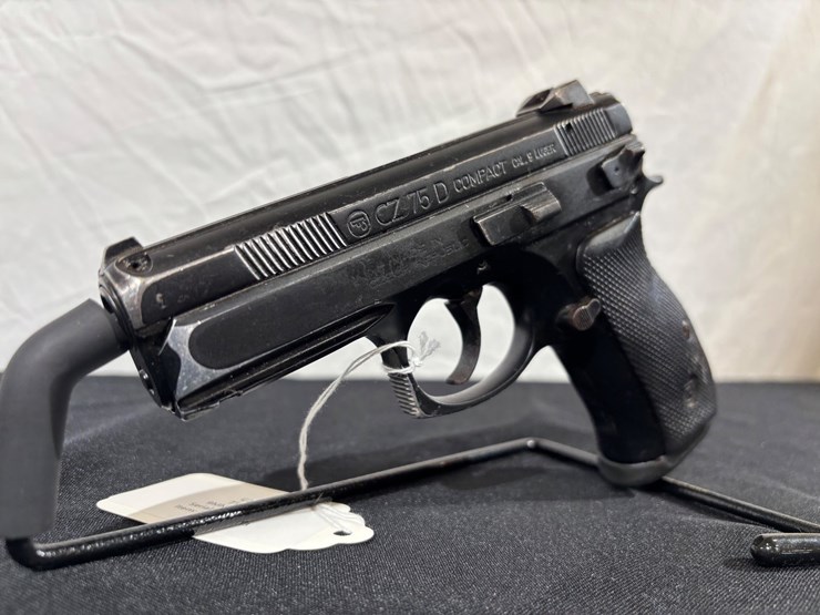 #137-•-cz-75-d-compact-9mm-semi-automatic-pistol-image-4