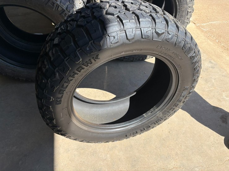 #42067-•-lot-of-(4)-275/60r20-tires-image-4