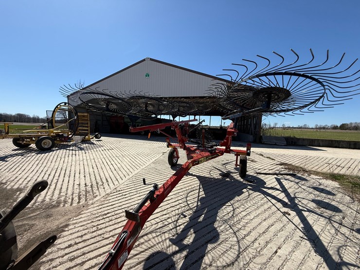 #6157-•-h&s-2112-action-rake-(sturgeon-bay,-wi)-image-8
