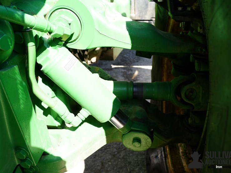 2023-john-deere-8r-340-image-16