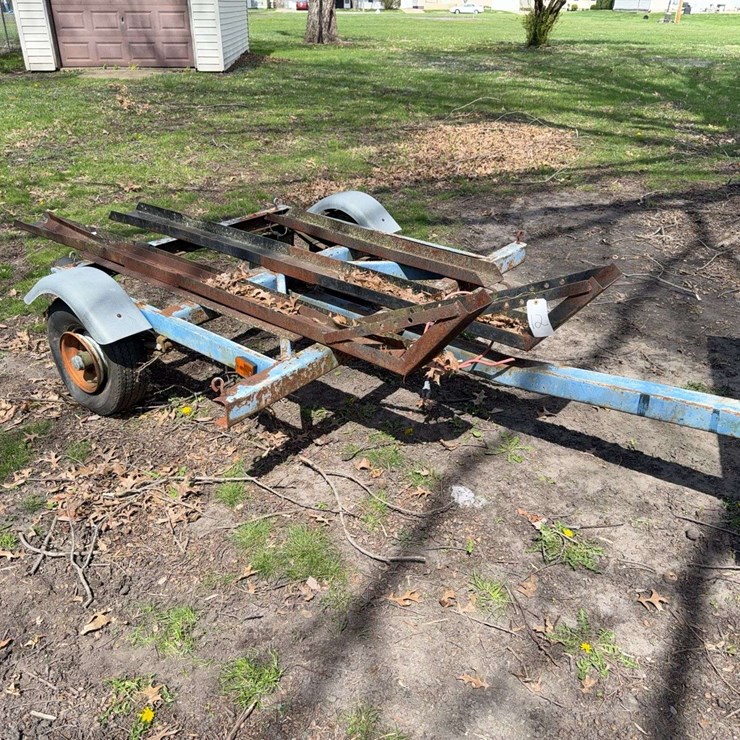 Comet Motorcycle Trailer (fits 3) - No Title