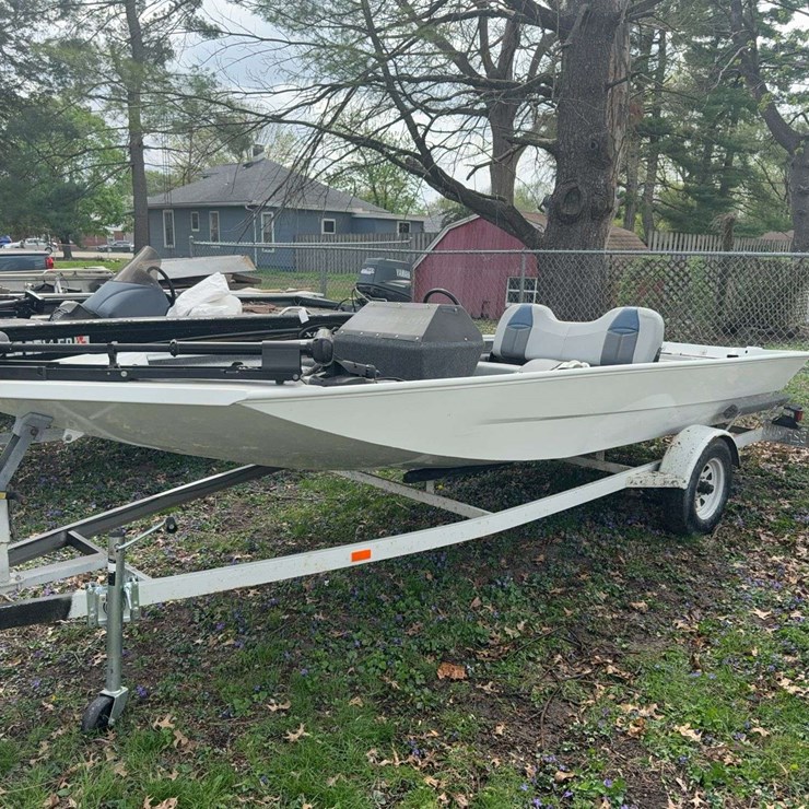 17 FT 1990 Aluma - Weld Boat