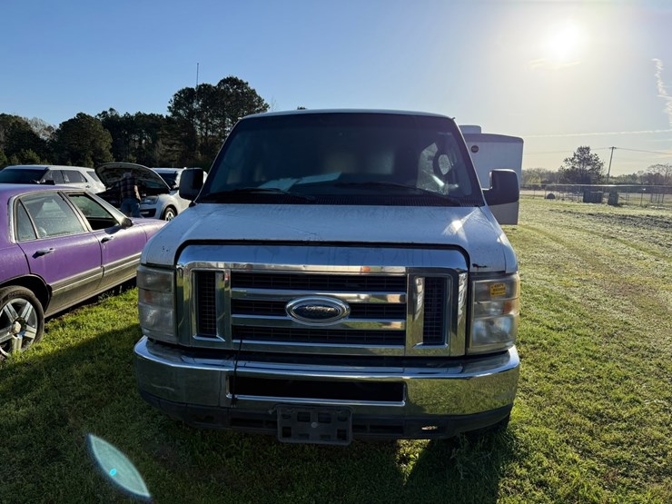 2014-ford-e350-image-6