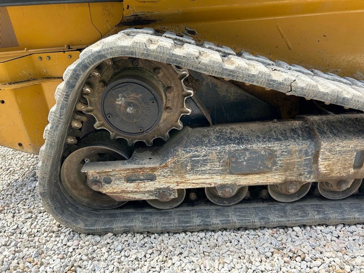 2019-deere-325g-image-13