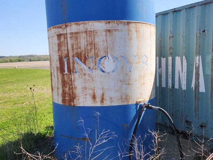 #4001-•-2400-gallon-oil-storage-tank-(mauston,-wi)-image-1