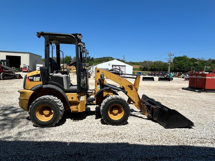 2015-caterpillar-903c-image-5