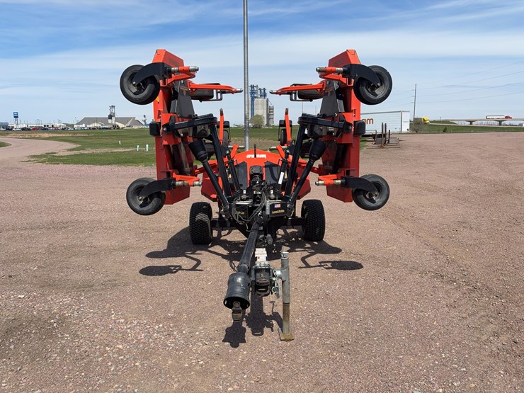 2019-land-pride-afm4214-image-2