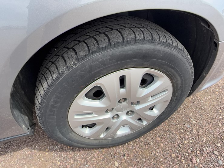 2015-dodge-grand-caravan-image-27