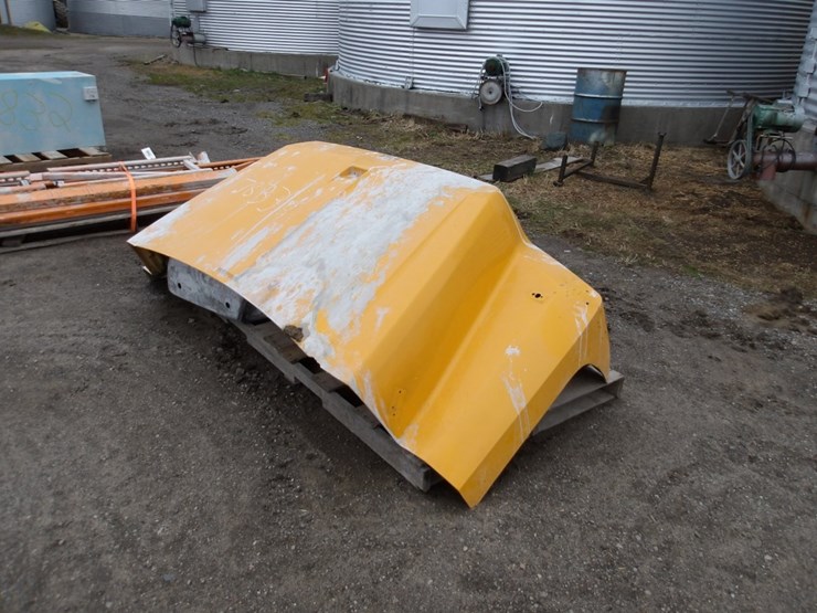 #7833-•-bus-hood-&-23-dodge-truck-bumper-image-4