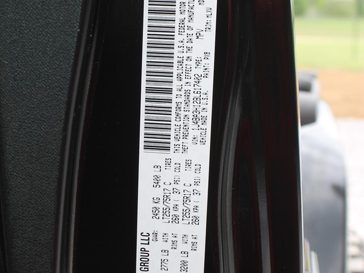 2011-jeep-wrangler-image-11