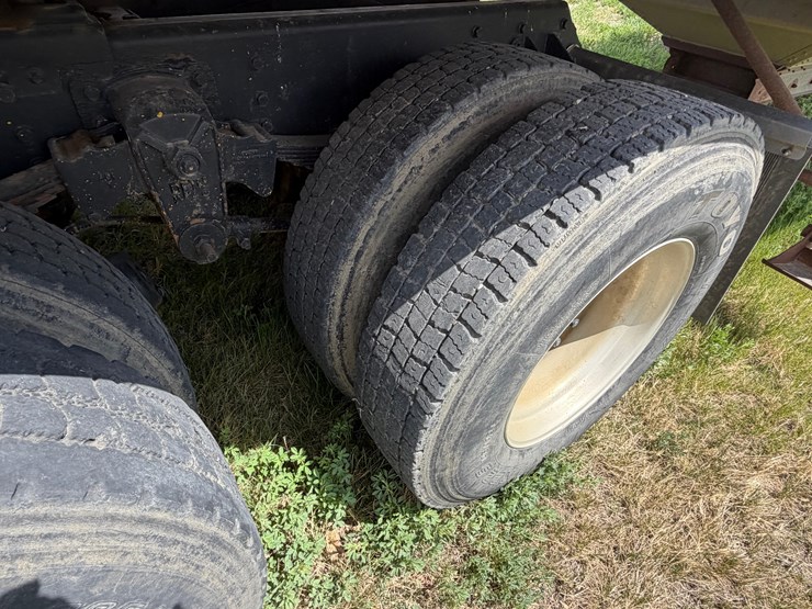 2009-western-star-day-cab-image-26