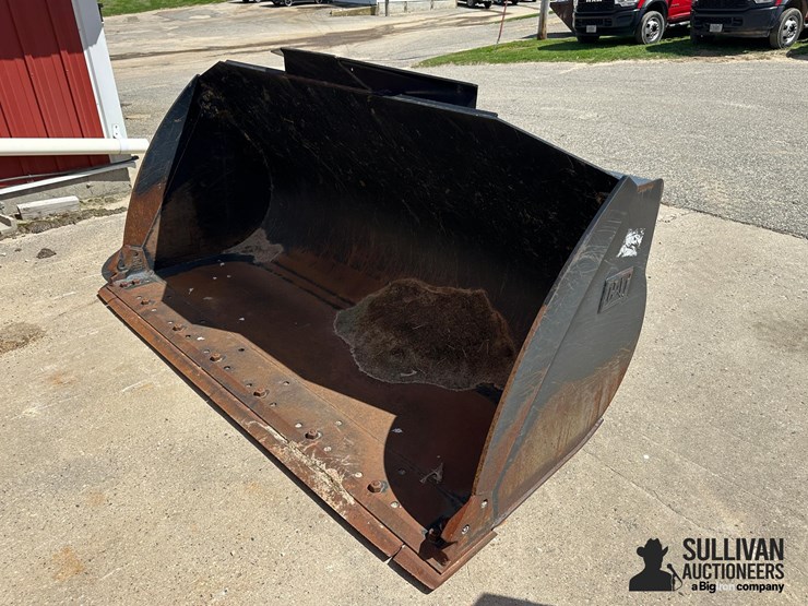 cat-wheel-loader-material-bucket-image-1