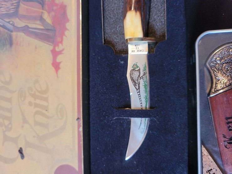 collection-of-commemorative-pocket-and-fixed-blade-knives-image-3