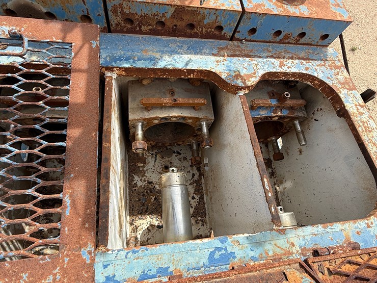 continental-emsco-fb-1600-5k-wp-triplex-mud-pump-w/-ac-electric-motor-&-mixing-tank-skidded-image-7