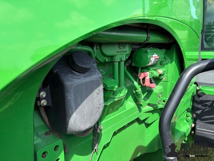 2010-john-deere-8225r-image-10