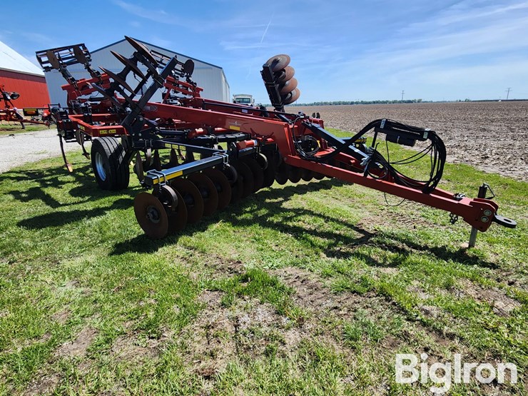 2016-case-ih-2016-image-3
