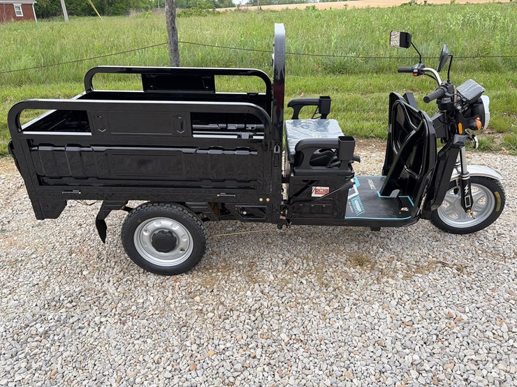 #308-•-unused-2026-iret13-electric-tricycle-image-2
