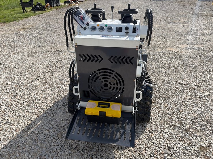 #211-•-unused-2026-zjg-zj-380-mini-skid-steer-loader-image-2
