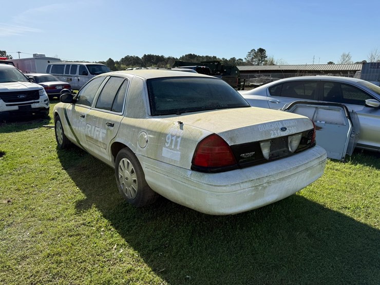 #42084-•-2011-ford-crown-victoria-sedan-vin:-2fabp7bv6bx160559-image-4