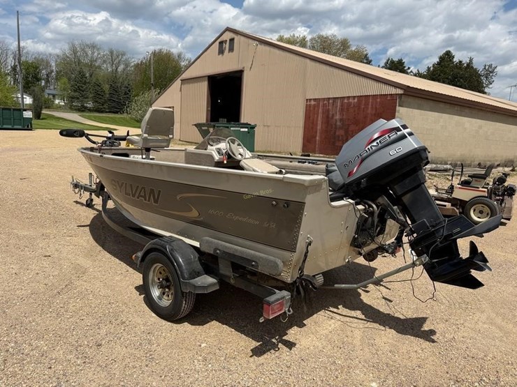 15'-sylvan-1600-expedition-lx-fishing-boat-image-4