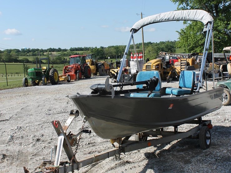 15'-fishing-boat-image-3