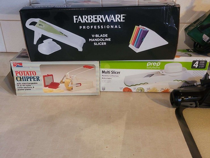 assorted-kitchen-appliances-and-food-preparation-tools-image-2