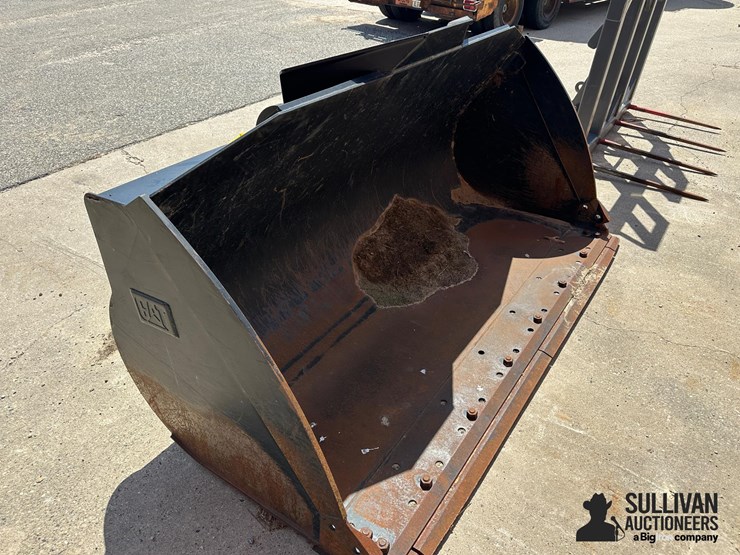 cat-wheel-loader-material-bucket-image-3