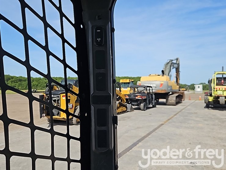 caterpillar-255-image-28