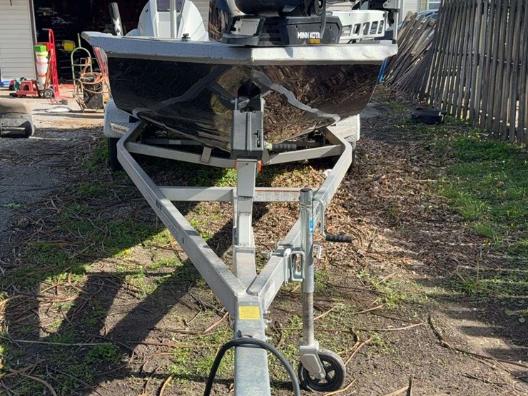 2020-express-fishing-boat-w/-yamaha-175-and-back-track-trailer-and-a-garmin-fish-finder-image-5